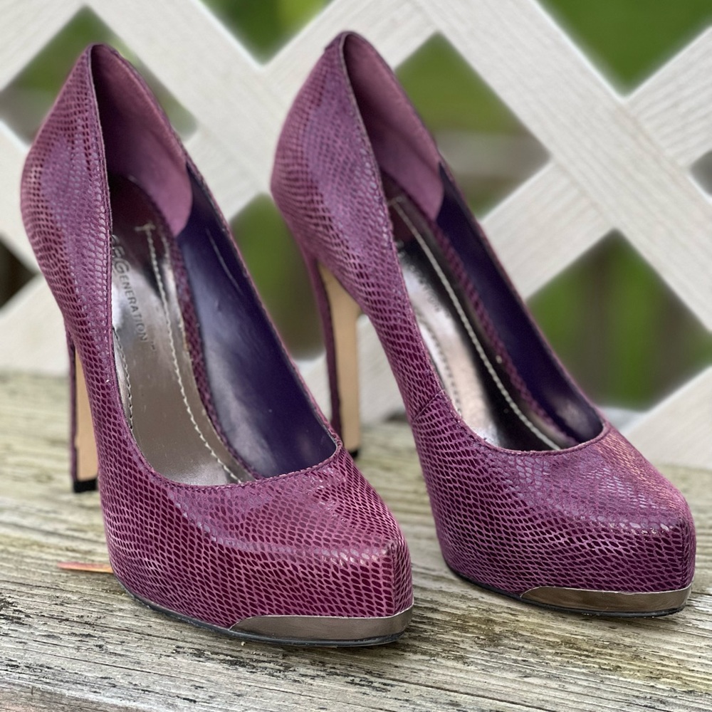BCBGeneration high heels. Purple suede. Snake print.